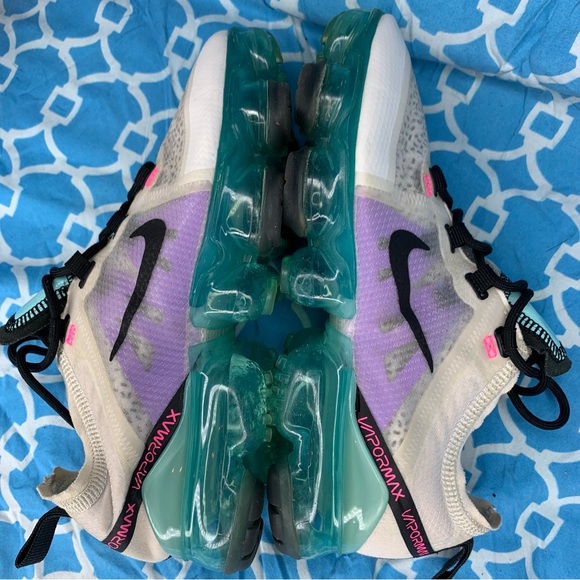 Nike Women’s size 5.5 Air Vapormax 2019 dragon fruit Running Air Max wmns shoes - Picture 6 of 11